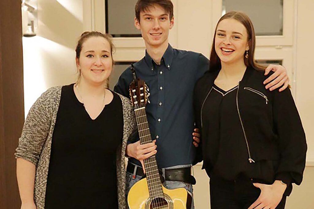 Eindrücke der Veranstaltung zum 8. März 2017 im Gewerkschaftshaus. Zu sehen sind Rednerinnen auf dem Podium und Gästinnen im Publikum.